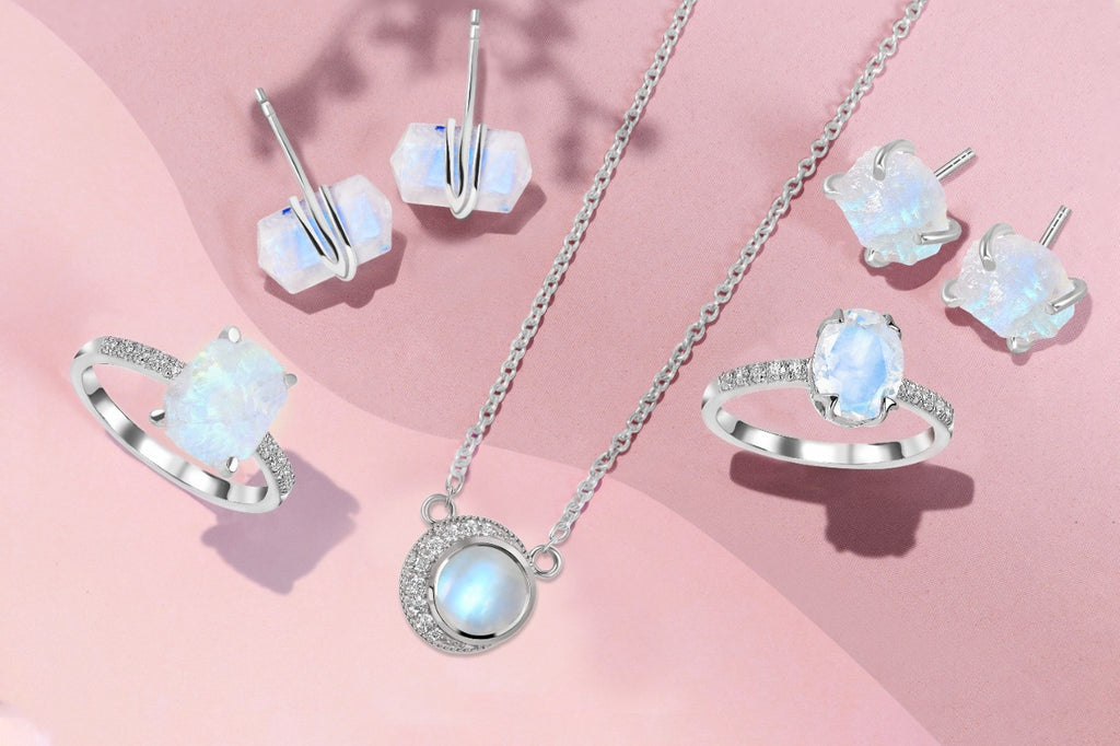 Feel the energy of the powerful Moonstone. 